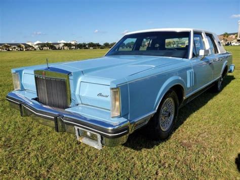 lincoln continental 1982 photo