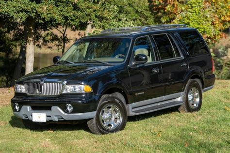 lincoln navigator 2001 photo