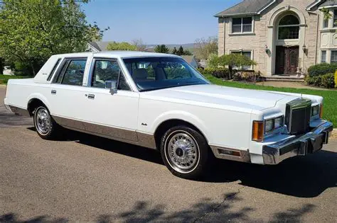 lincoln town car 1989 photo