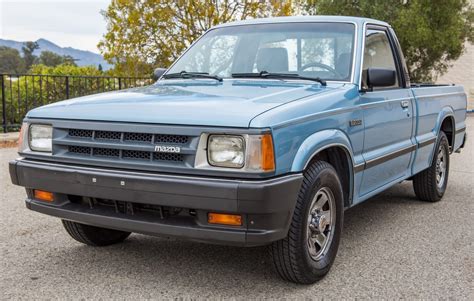 mazda b2000 1986 photo