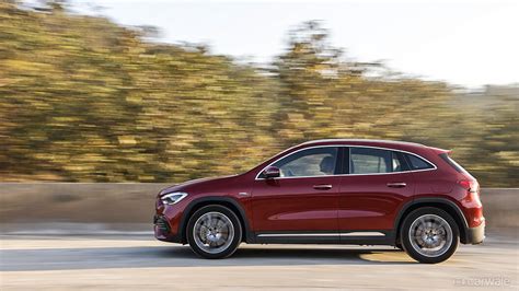 mercedes-benz amg gla35 photo