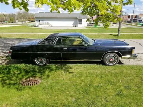 mercury grand marquis 1977 photo