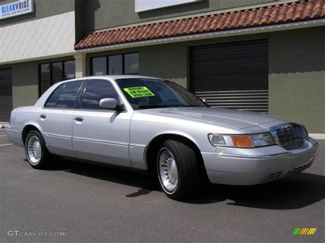 mercury marquis 2002 photo