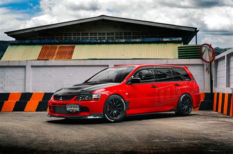 mitsubishi lancer wagon photo