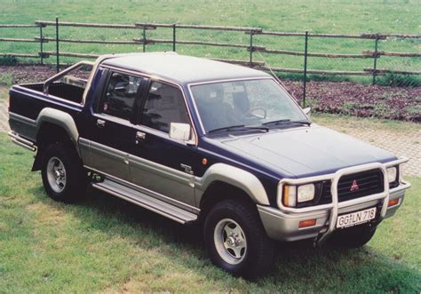 mitsubishi pickup 1995 photo