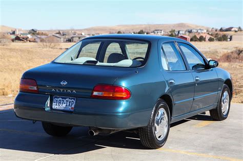 nissan altima 1993 photo