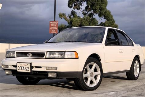 nissan maxima 1993 photo