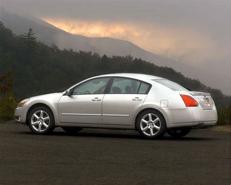 nissan maxima 2004 photo