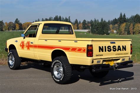 nissan pickup 1983 photo