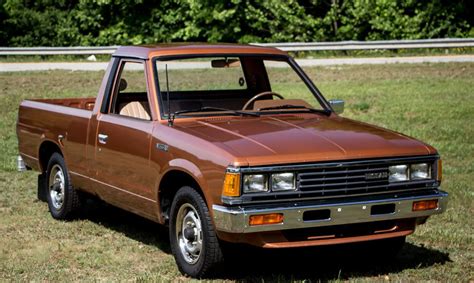 nissan pickup 1985 photo