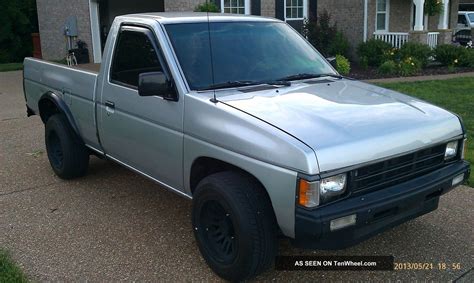 nissan pickup 1988 photo