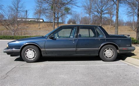 oldsmobile 88 1991 photo