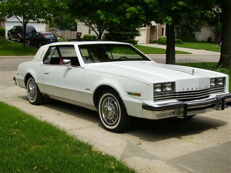 oldsmobile toronado 1981 photo