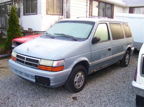 plymouth voyager 1992 photo