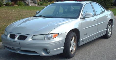 pontiac grand prix 2001 photo