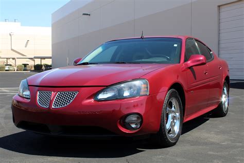 pontiac grand prix 2004 photo