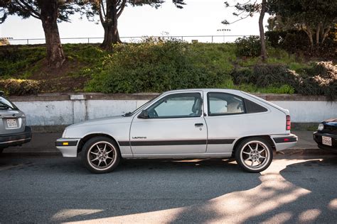 pontiac lemans 1990 photo