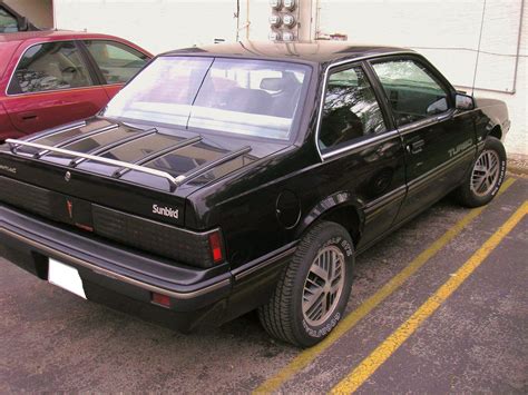 pontiac sunbird 1985 photo