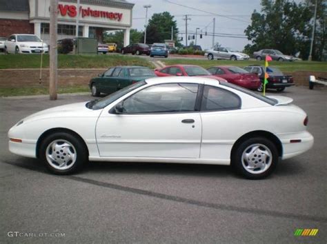 pontiac sunbird 1998 photo