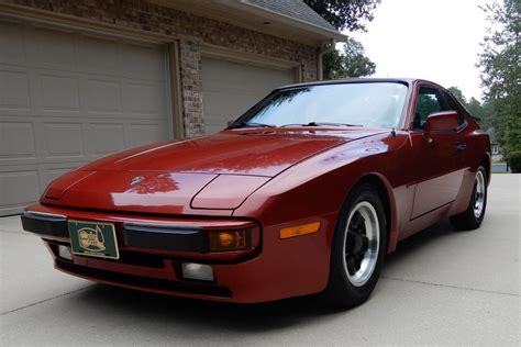 porsche 944 1983 photo