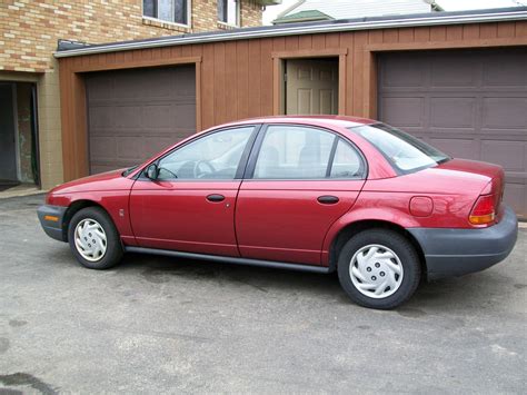 saturn sedan 1999 photo