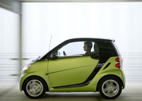 smart fortwo 2011 photo