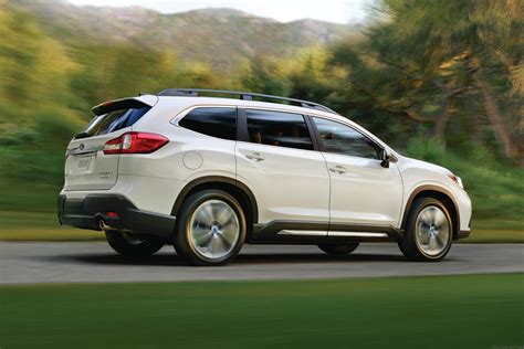 subaru ascent photo