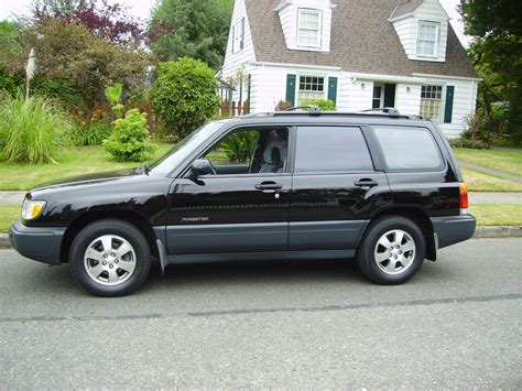 subaru forester 2000 photo