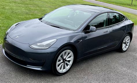 tesla model 3 2022 photo