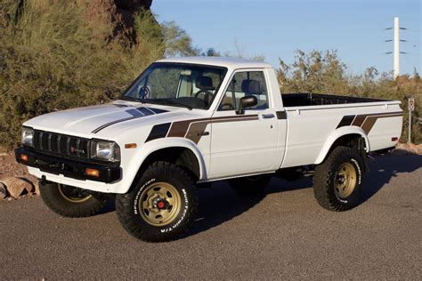 toyota pickup 1983 photo