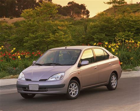 toyota prius 2000 photo