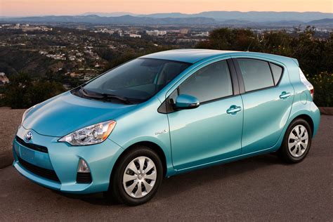 toyota prius c 2013 photo