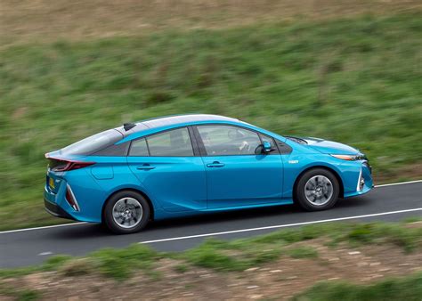 toyota prius plug-in hybrid 2014 photo