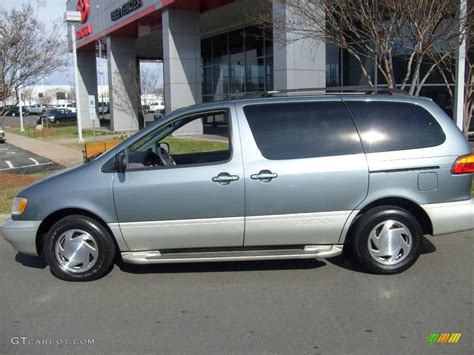 toyota sienna 1999 photo