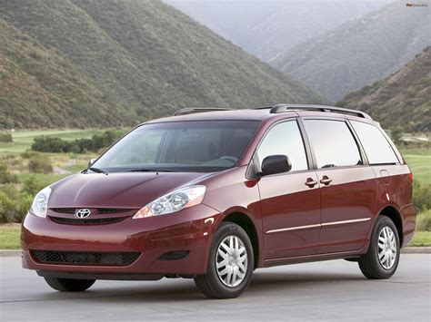 toyota sienna 2005 photo