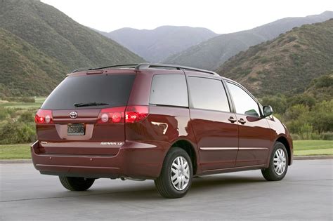 toyota sienna 2007 photo