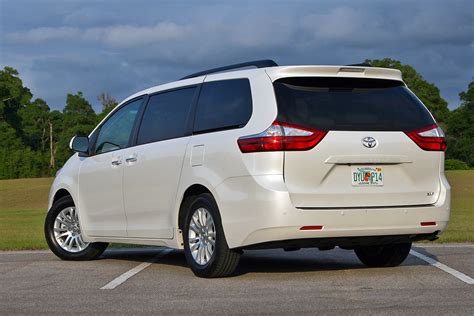 toyota sienna 2016 photo