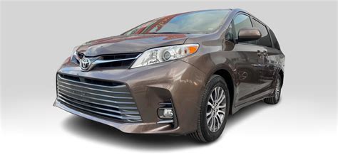 toyota sienna 2019 photo