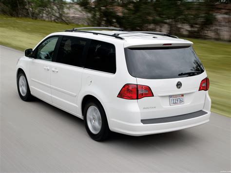 volkswagen routan 2008 photo