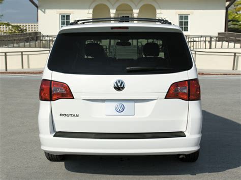 volkswagen routan 2013 photo