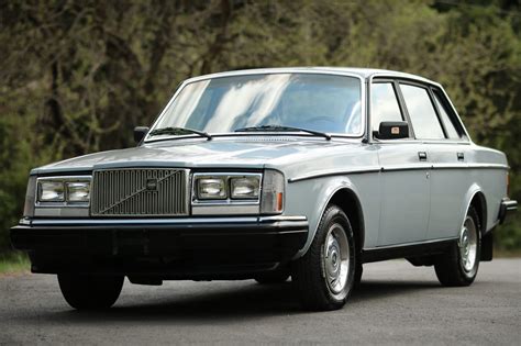 volvo 240 1985 photo