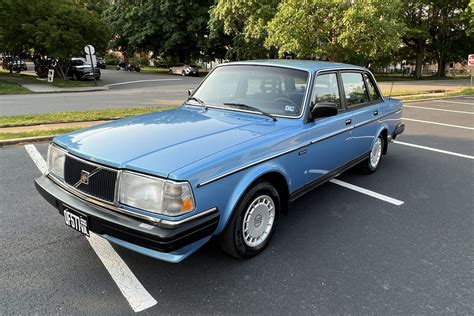 volvo 240 1986 photo