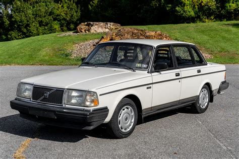 volvo 240 1987 photo