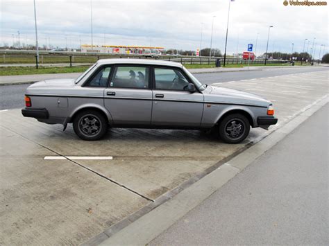 volvo 240 photo