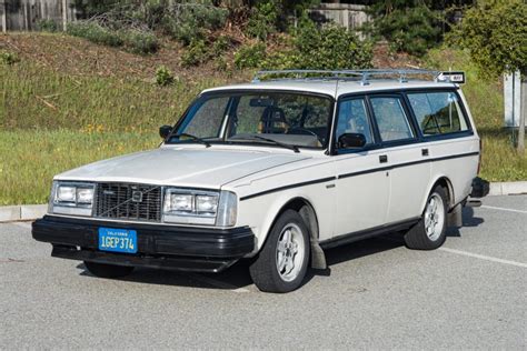 volvo 245 1982 photo