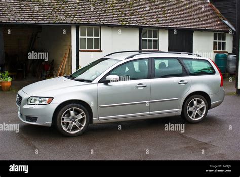 volvo v50 photo